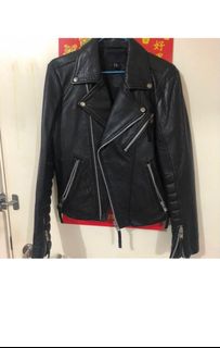（分類：）位於 。 由 Stock.Seller 提交（商品編號 1240710384，圖片 1）。簡介： 。