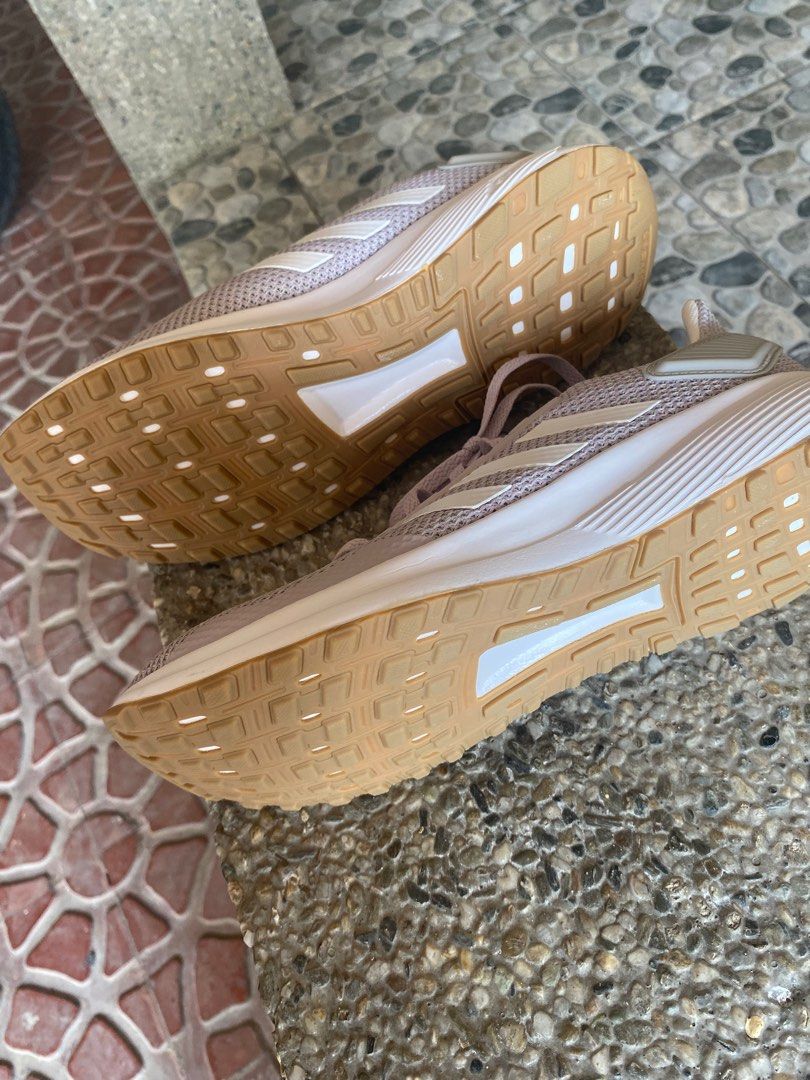 ADIDAS cloudfoam comfort (Category: Sneakers) located in Quezon City. Submitted by b_finds2021 (Listing ID 1240614286, Image 3). Description: NEVER WORN/Natago lang for a year US 9 negotiable MAKINIS NA MAKINIS.