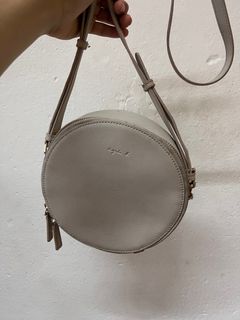 （分類：）位於 。 由 second_hand_22 提交（商品編號 1240643185，圖片 1）。簡介： 。