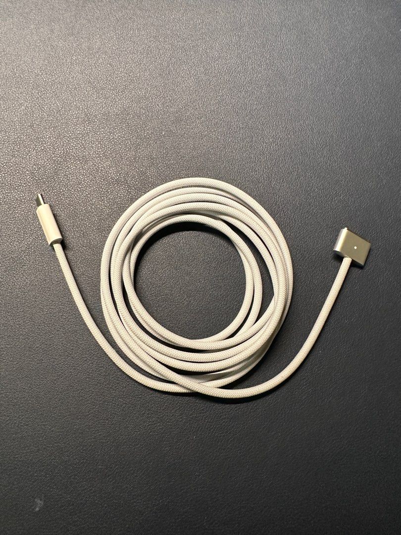 USB-C to MagSafe 3 Cable (2m) - Silver - Apple (IN)