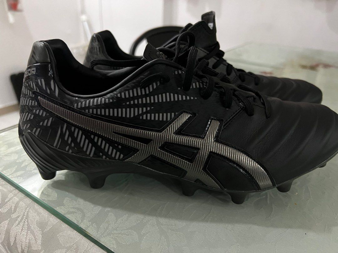 Asics tigreor 2 rugby boots Men s Fashion Footwear Boots on