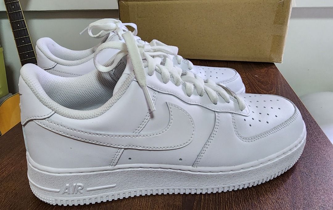 Nike Airforce 1 white men size EU 42.5 US9.5 Brand new . Authentic and Purchased at SNKRDunk. Reason for selling wrong size