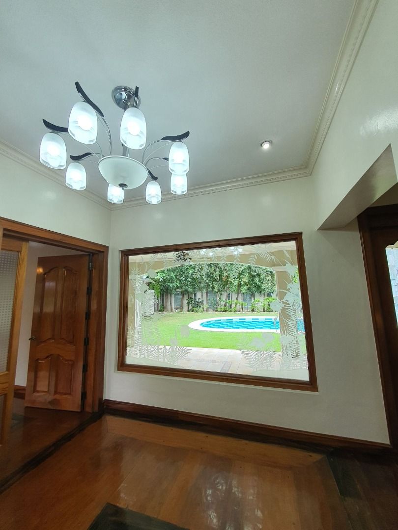 Ayala Alabang 5 Bedroom Spacious House for Rent in Alabang Muntinlupa