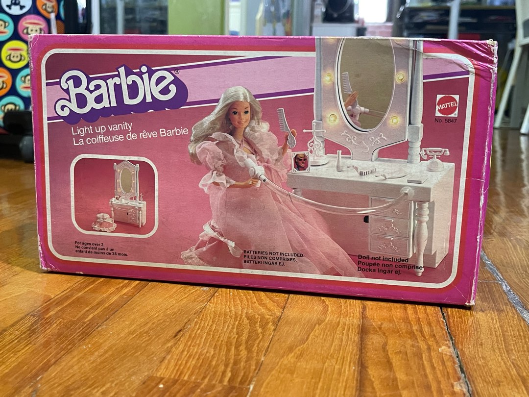 Coiffeuse de rêve de Barbie / Barbie Light up vanity