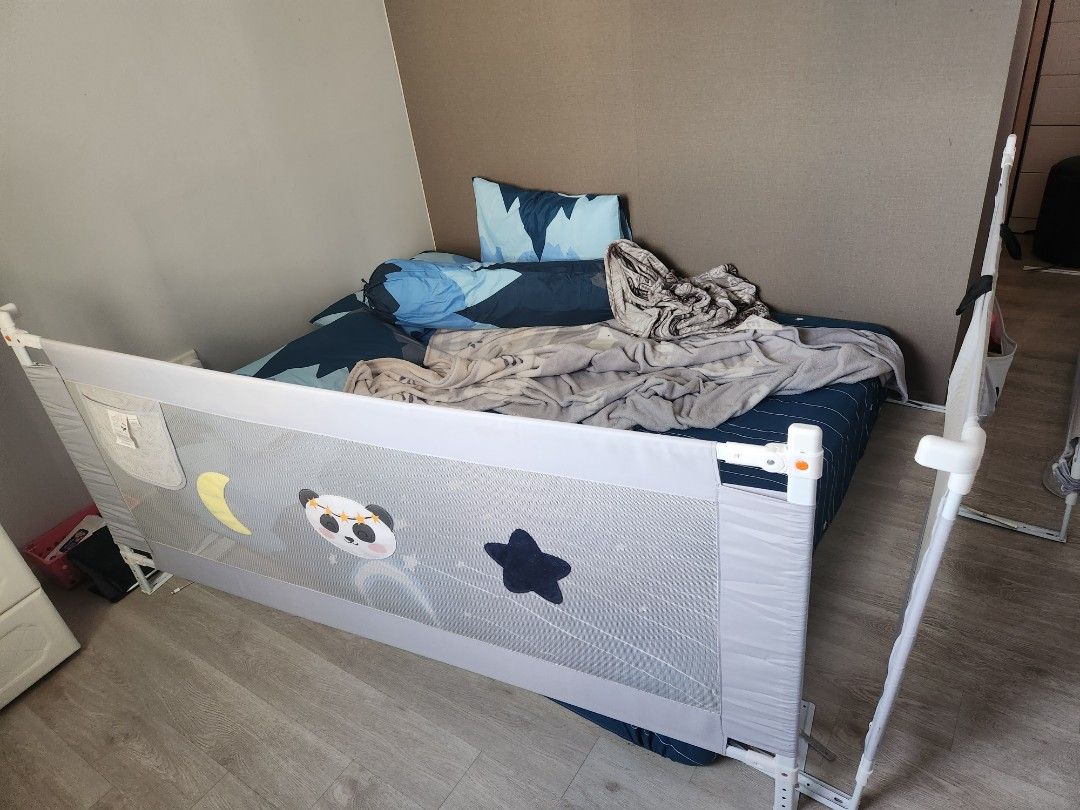 Bed Guards for queen side bed for kids, Babies & Kids, Baby Nursery