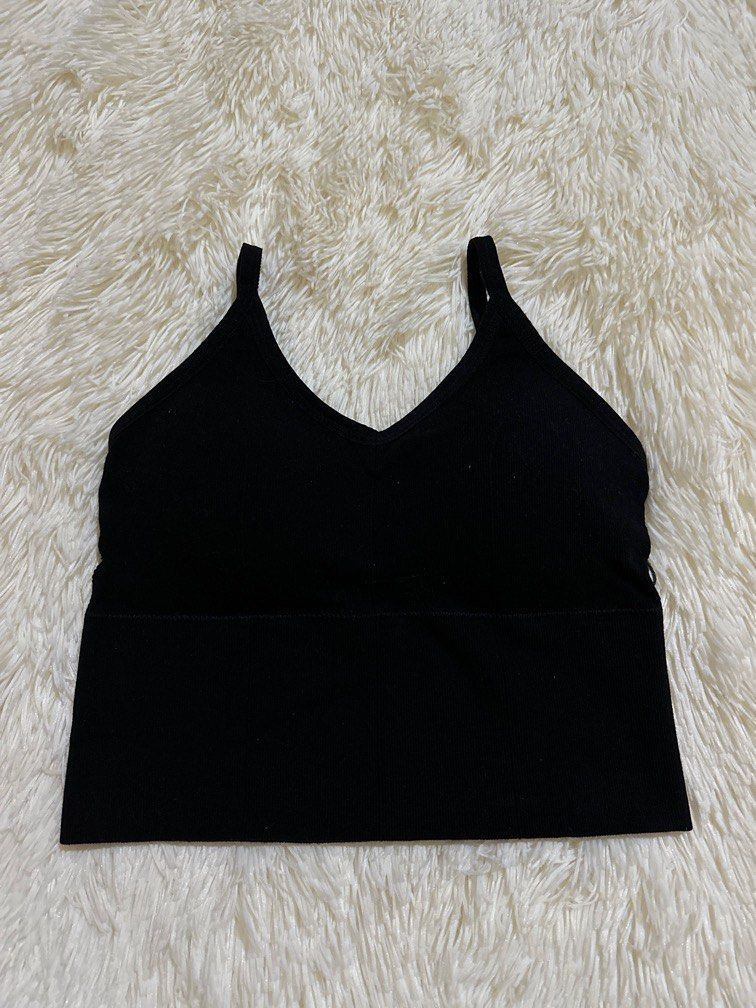 Gilly Hicks Ribbed Black Sports Bra Crop Top, Women's Fashion, Tops, Other  Tops on Carousell