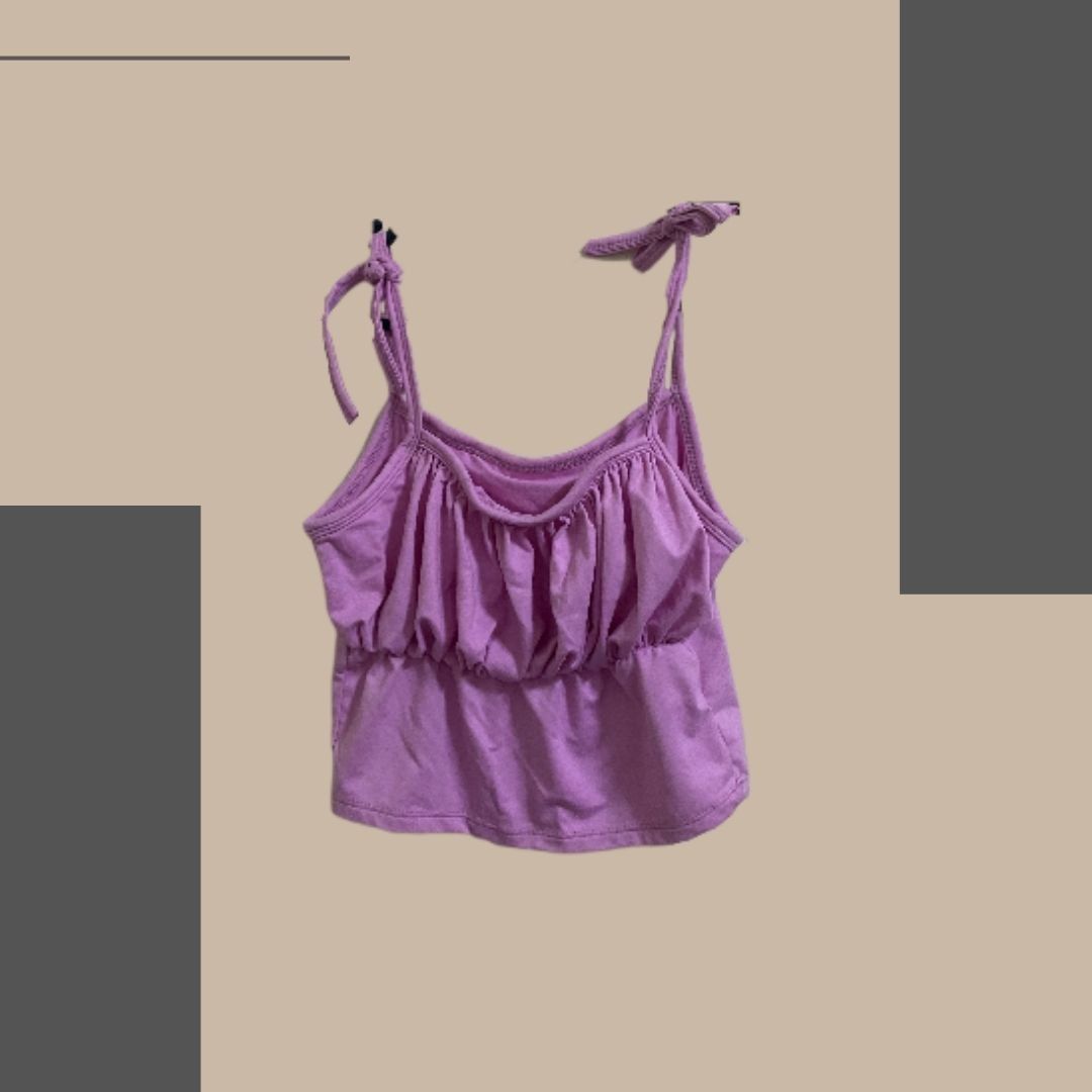 Bubblegum Pink Sleeveless Cropped Top with Adjustable Straps (Category: Sleeveless) located in Las Pinas. Submitted by pgtp25 (Listing ID 1240630885, Image 1). Description: Size: Small (a bit stretchy) 🌸 Price is negotiable ✨ RFS: Decluttering ✨ MOP: Gcash / Bank Transfer.