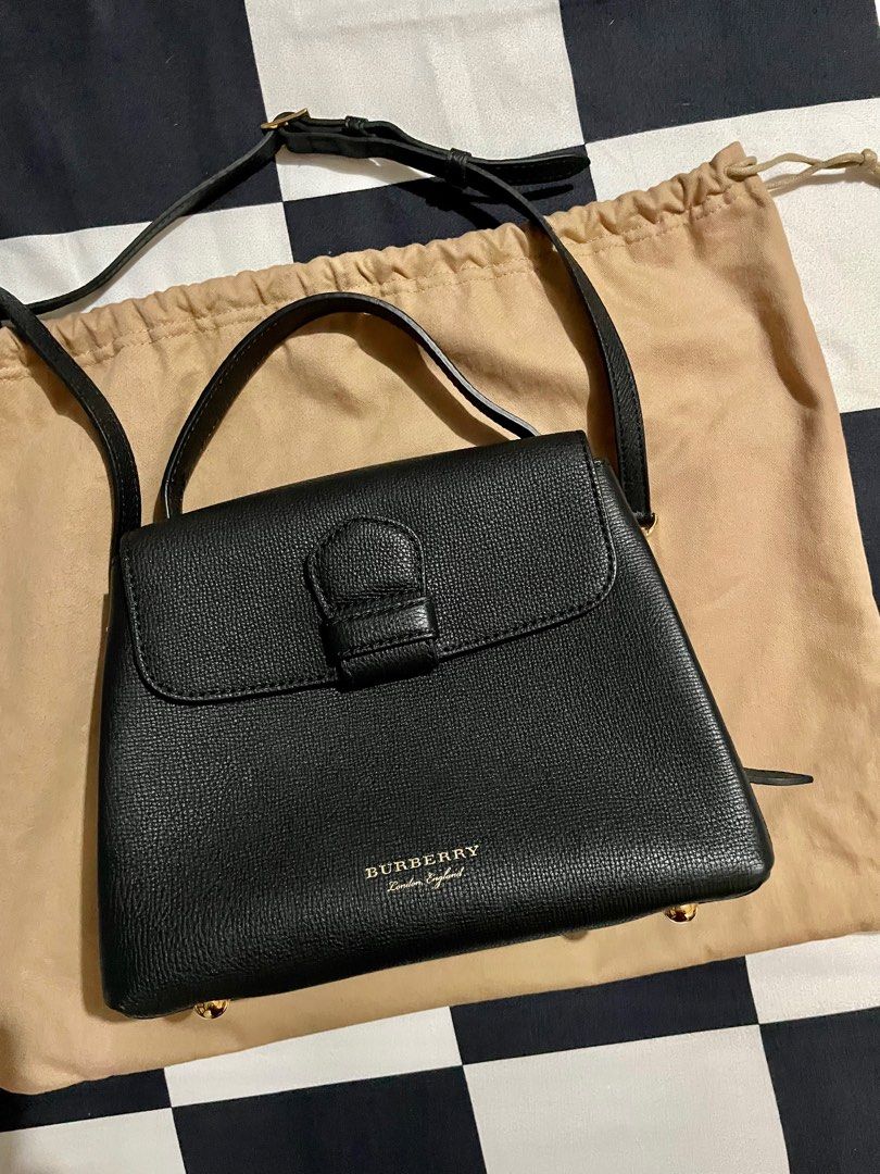Burberry Banner Crossbody Bag (Category: Luxury Bags & Wallets) located in Quezon City. Submitted by danahmaniego (Listing ID 1240628535, Image 1). Description: With sling Has side print Legit With dust bag, tag,card Used twice only Looks bnew No issues.