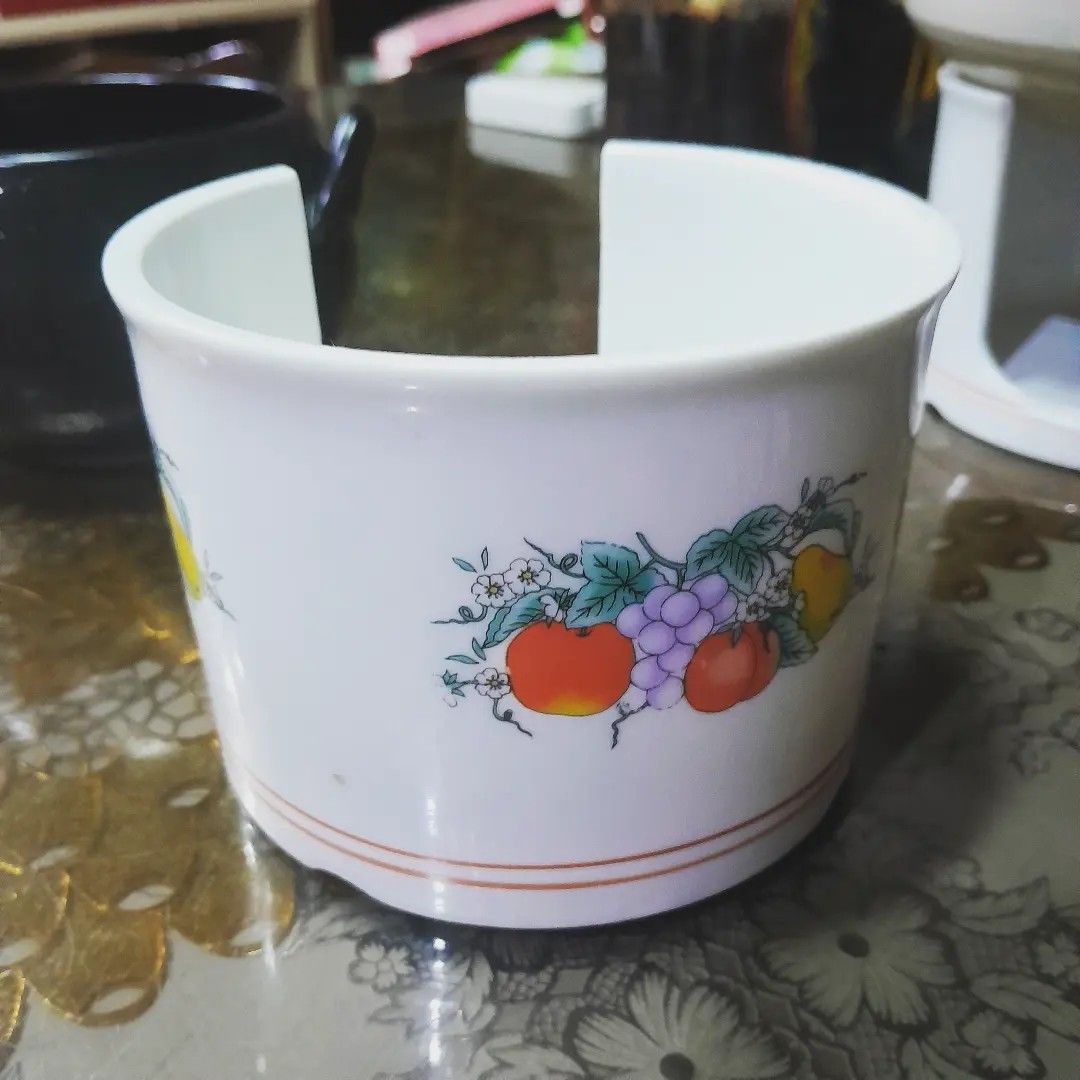 Ceramic Table Top Food Warmer (Category: Cookware & Accessories) located in Malolos. Submitted by jestrelita (Listing ID 1240790857, Image 3). Description: Ceramic Table Top Food Warmer P130 per 2pcs - you can use candle to heat up the food on any pot - could skso be just a candle holder or pot rack - in beautiful flower design - many are available - good condition 🇯🇵🏯👘👺🗾🍱🎎🍜🍙.