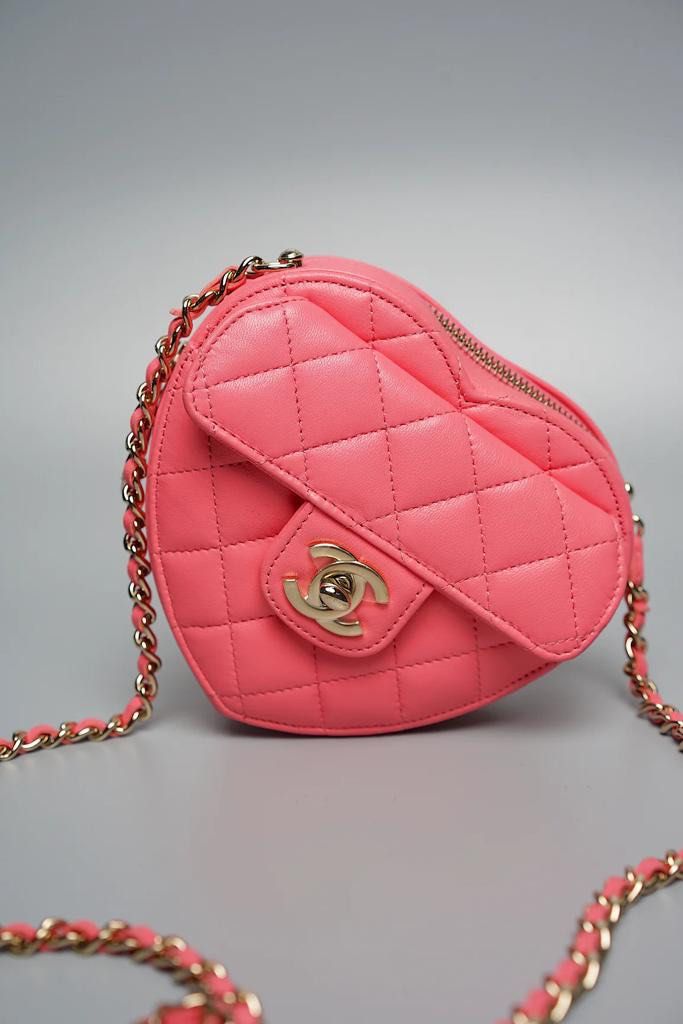 Chanel Pink Heart Small 22S