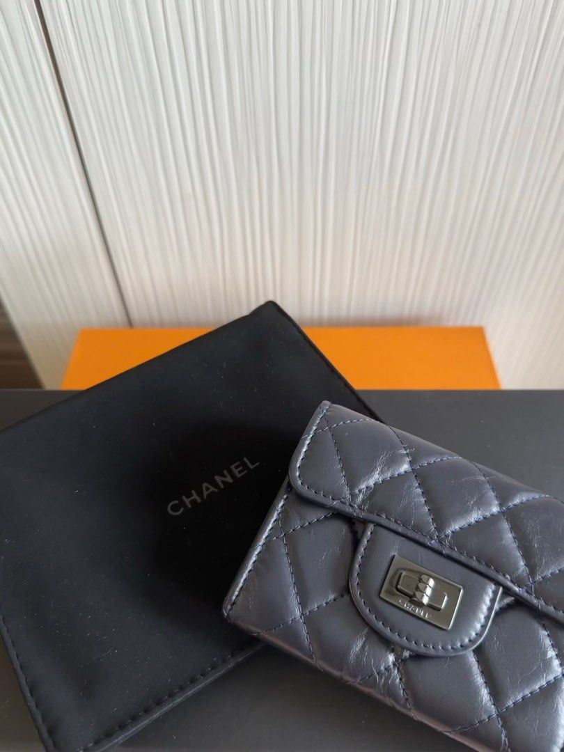 Chanel reissue on sale card holder