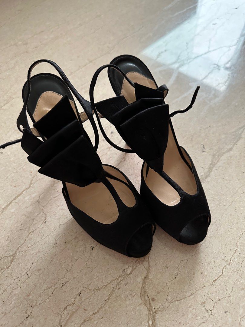 classic black louboutin heels