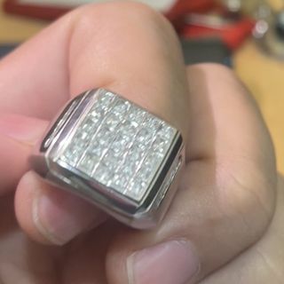 Cincin emas berlian 1.05ct, ring 18, kondisi mulus, dijual murah aja krn jarang dipakai..