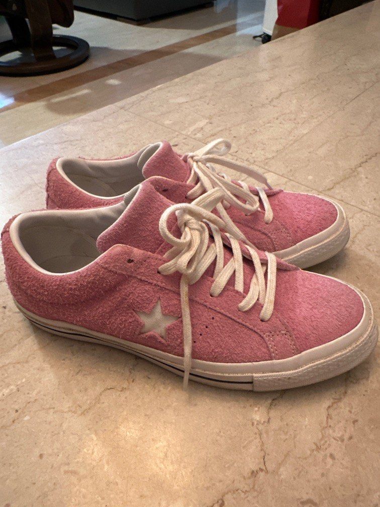 Converse one star best sale pink suede trainers