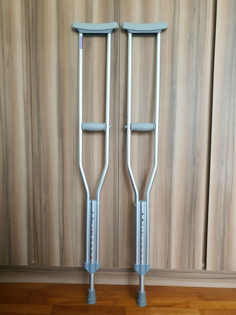 DNR Adult Crutches (Used Once Only), Health & Nutrition, Assistive