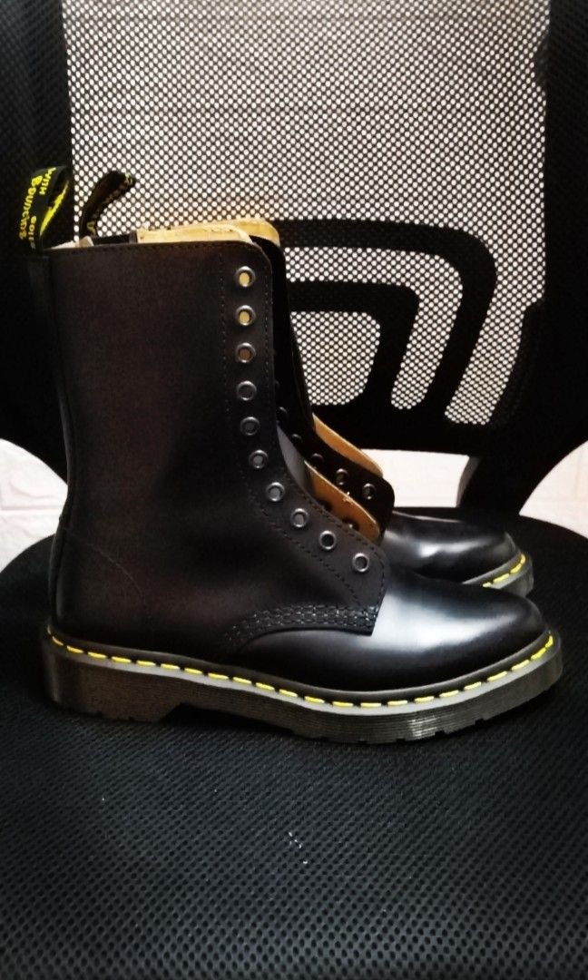 Alix dr martens sales