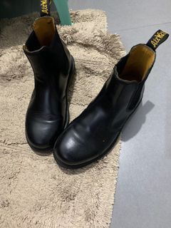Dr. Martens  Smooth Chelsea boots
