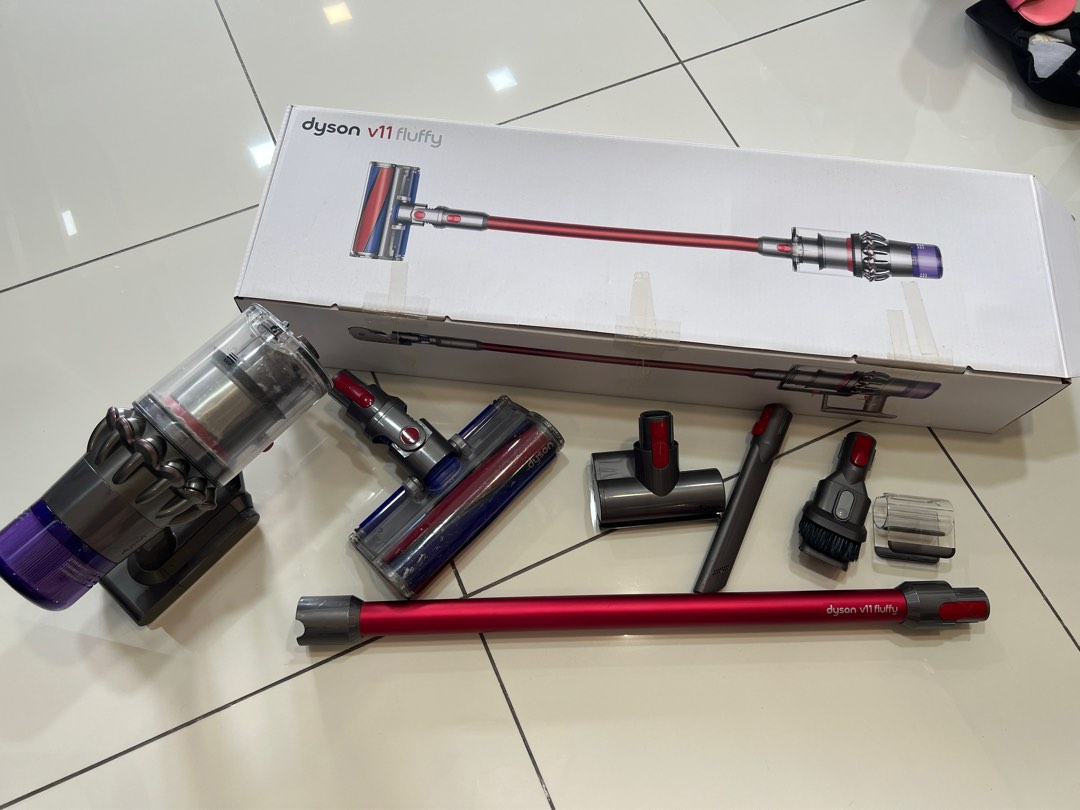 dyson vacuum v11 fluffy, Furniture & Home Living, Cleaning & Homecare