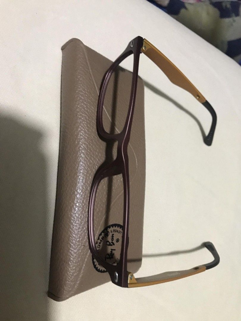 Eye glass frame 4 sale (Category: Sunglasses & Eyewear) located in Pasay City. Submitted by truehawk_7cdcf9 (Listing ID 1240668529, Image 3). Description: selling this eye glasses frame I bought this but never use Malaki sa face ko mganda pa Naman magaan pick up in Gen. trias.