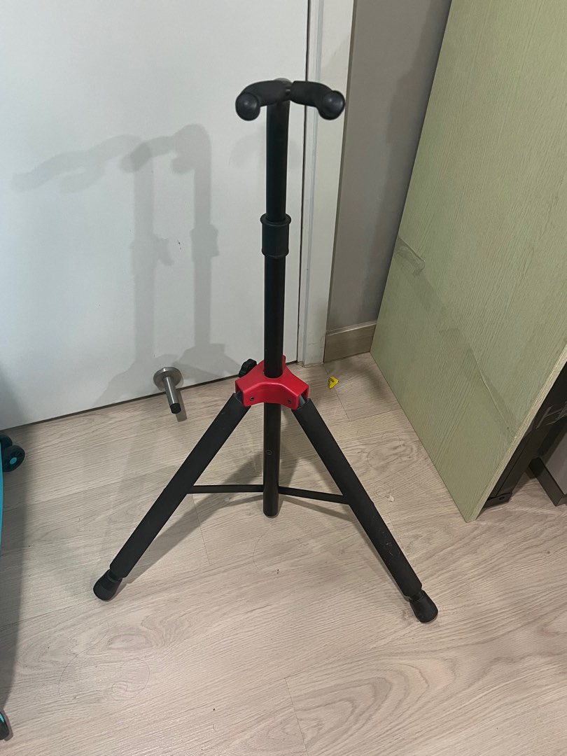 Fender Adjustable Guitar Stand, Hobbies & Toys, Music & Media, Music
