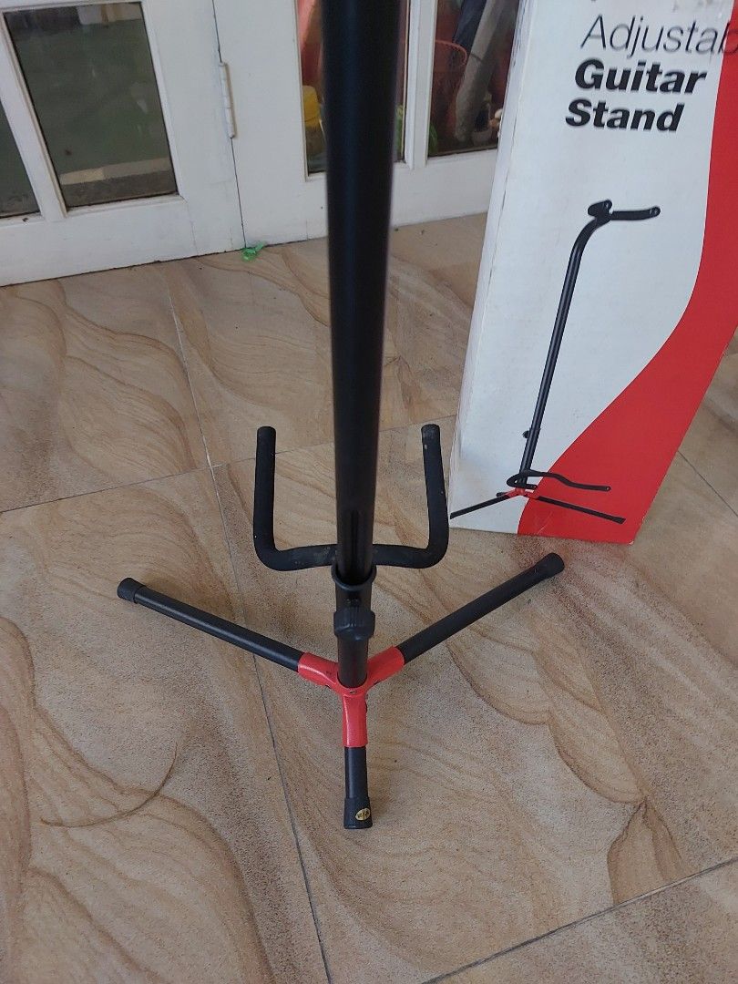 FENDER Adjustable Guitar Stand with Box on Carousell