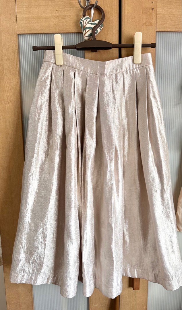 Forever new silver pleated skirt discount