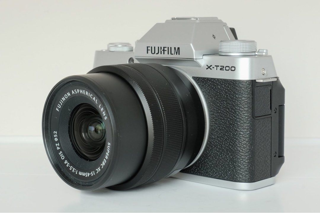 Fujifilm XT200 with Kit Lens, Photography, Cameras on Carousell