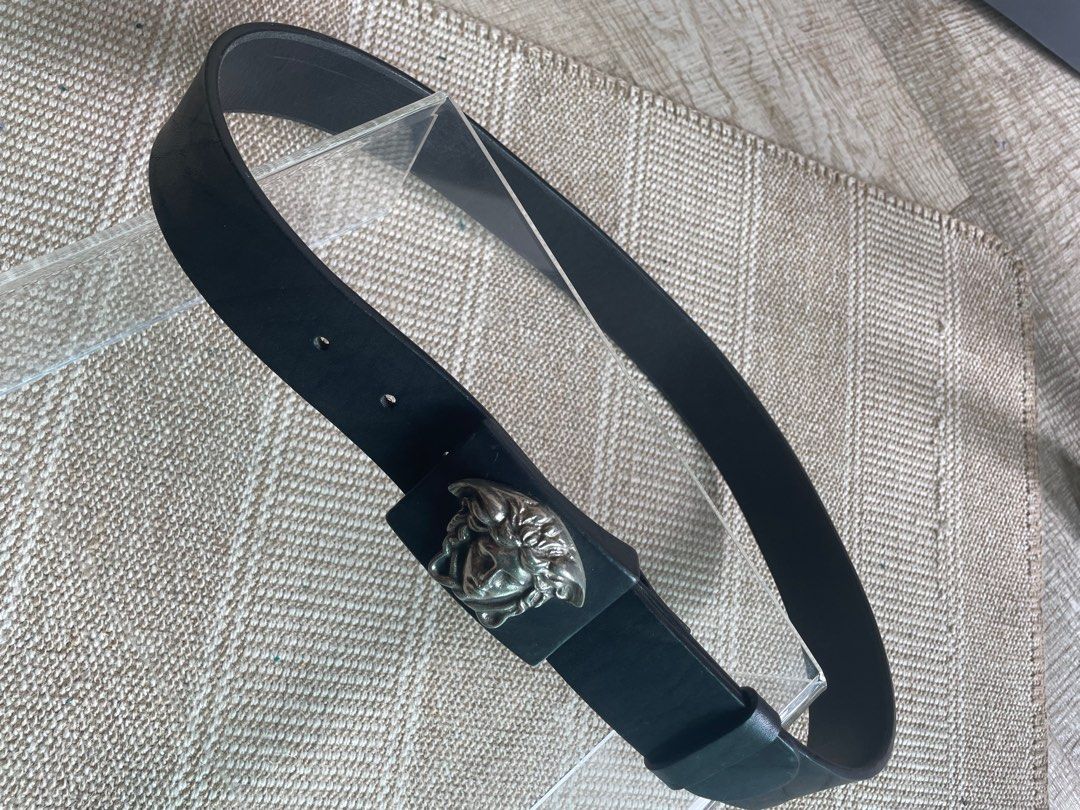 Gianni Versace vintage leather belt, 名牌, 飾物及配件- Carousell