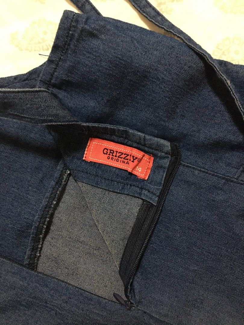 Grizzly Denim Dress (Category: Babies & Kids Fashion) located in Manila. Submitted by ampmd (Listing ID 1240686282, Image 3). Description: Almost new. Used only once. .
