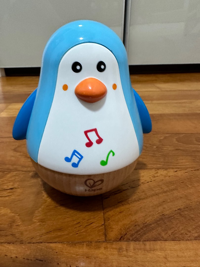 Hape wobbling shop melody penguin