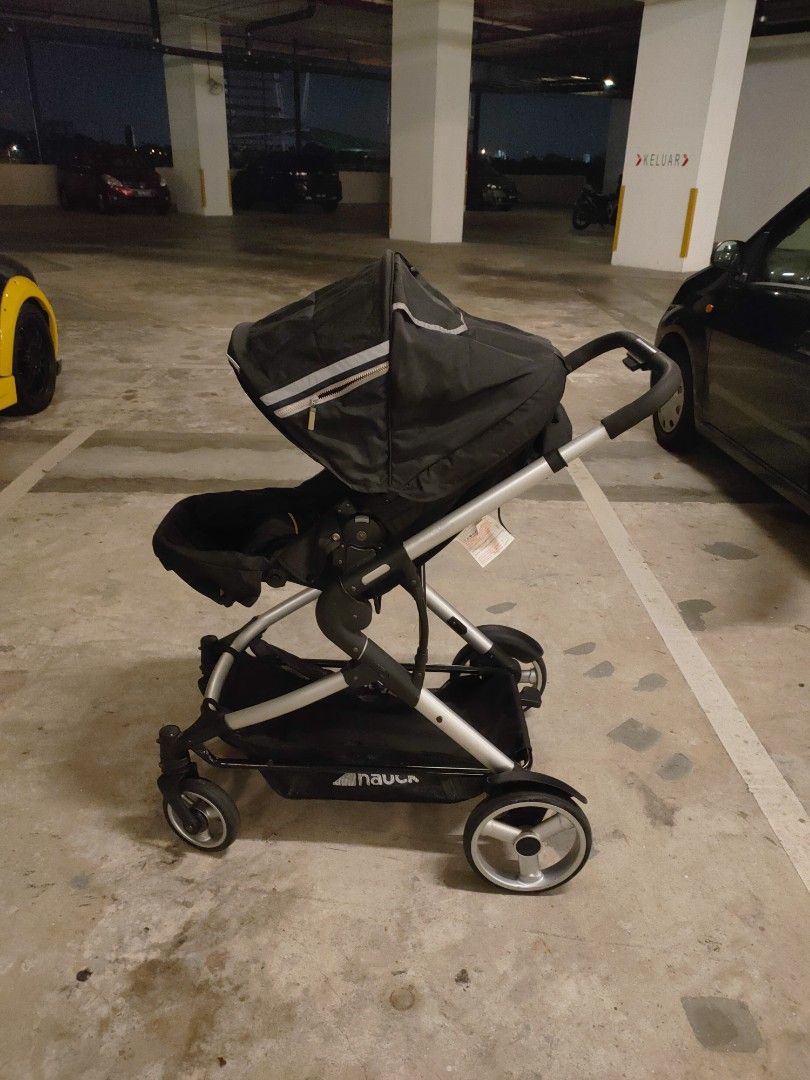 Hauck double pram store