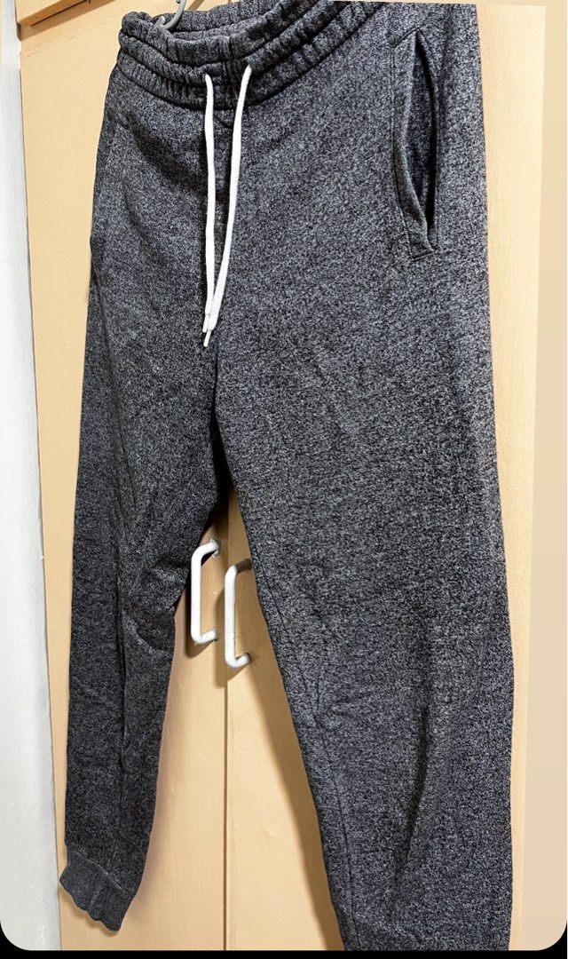 H&M BASIC DIVIDED (PLS READ DESCRIPTION) (Category: Joggers) located in Pasay City. Submitted by giancarly (Listing ID 1240598414, Image 2). Description: ‼️Please know that items on my listing are OWNED/BOUGHT and NOT THRIFTED. ‼️RFS: Decluttering ‼️MOP: GCASH & BDO ONLY ‼️No meet ups. Delivery through GRAB Express, Lalamove & Gogo Xpress YOU book & pay for shipping Once payment has been made I’ll provide my address details.