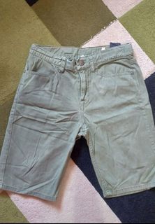 H&M SHORT PANTS WARNA HIJAU ARMY for Kids, Age: 9-10 THN.