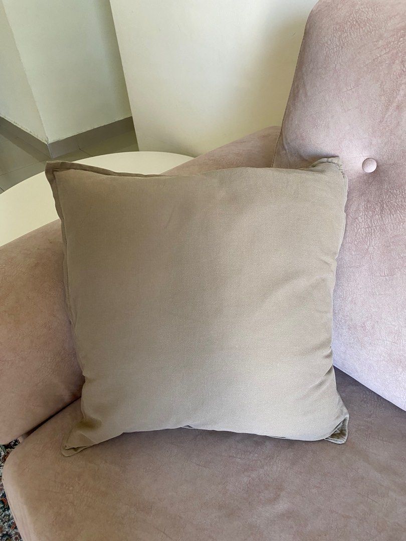 Gurli cushion sales