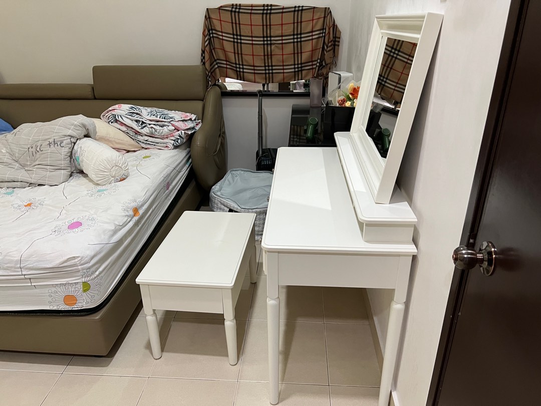 IKEA Makeup Table Set, Furniture & Home Living, Furniture, Tables