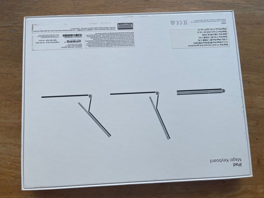 Ipad magic keyboad box (Category: iPad) located in Singapore. Submitted by gj_123 (Listing ID 1240632429, Image 1). Description: Ipad magic keyboad box.