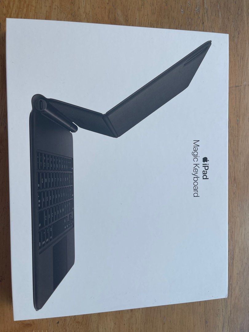 Ipad magic keyboad box (Category: iPad) located in Singapore. Submitted by gj_123 (Listing ID 1240632429, Image 3). Description: Ipad magic keyboad box.