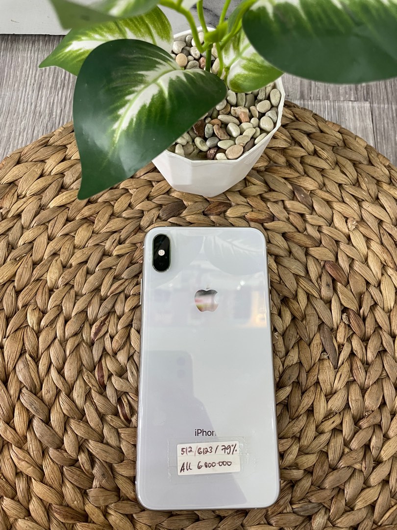 iPhone Xs Max 64GB Gold Bisa tukar tamabh fullset on Carousell
