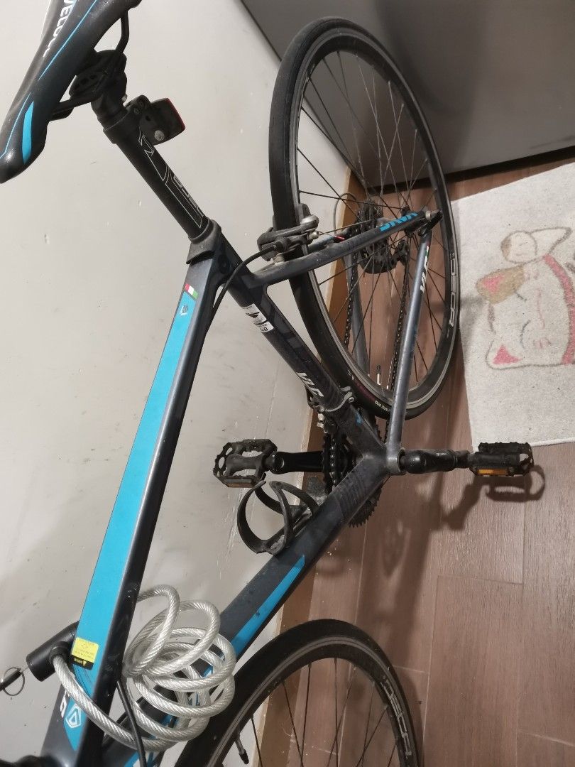 Java Veloce （分類：單車）位於 Hong Kong。 由 dadada.v 提交（商品編號 1240675342，圖片 2）。簡介： 用咗兩年 功能完全正常 只係有啲花 包埋碼表、車頭燈同單車鎖 只限現金俾錢。