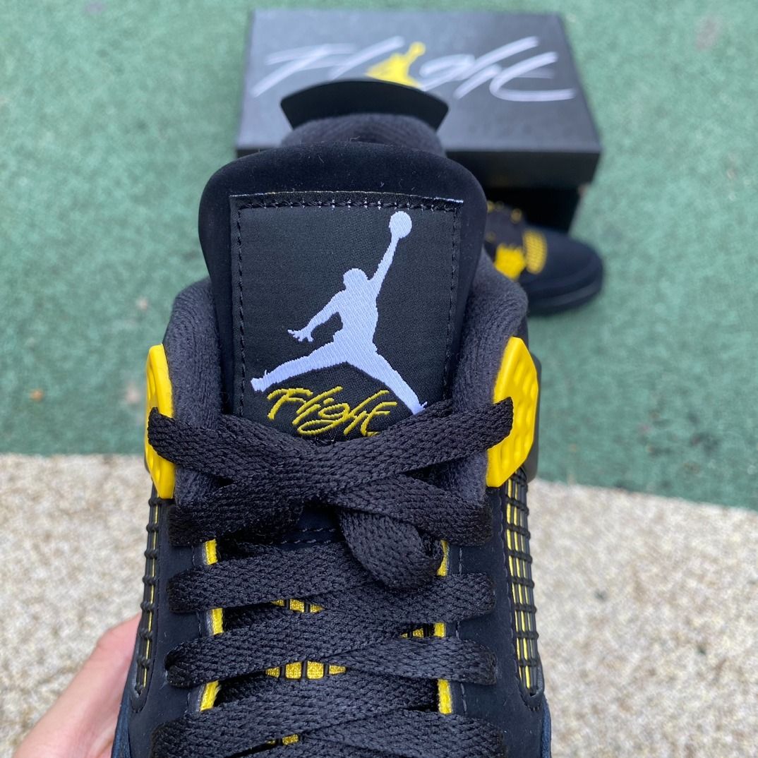 Nike air jordan 4 retro hotsell thunder