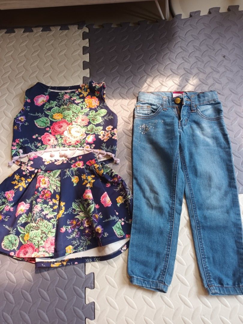 Kids dress and pants (Category: Babies & Kids Fashion) located in Cavite. Submitted by neryscloset (Listing ID 1240657909, Image 1). Description: Take both for only P150! Size 2T.