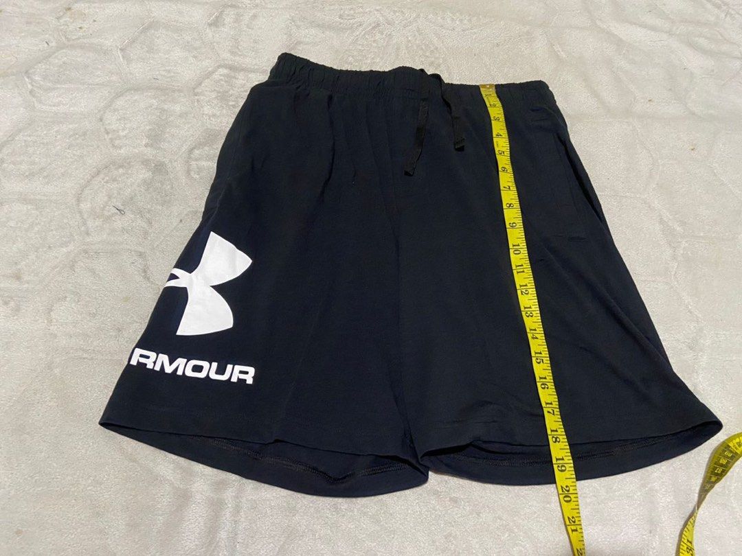 L Under Armour Original, Men's Fashion, Bottoms, Shorts on Carousell