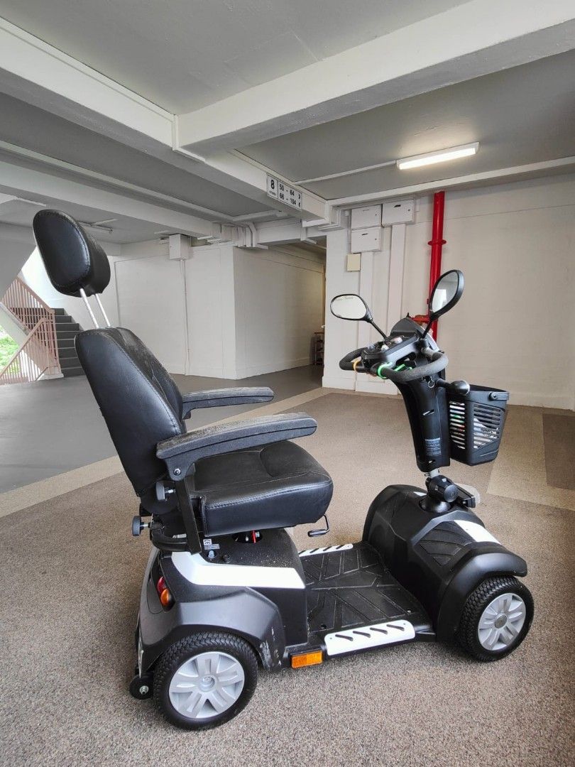 Large Size Mobility Scooter ( installment available), Sports Equipment