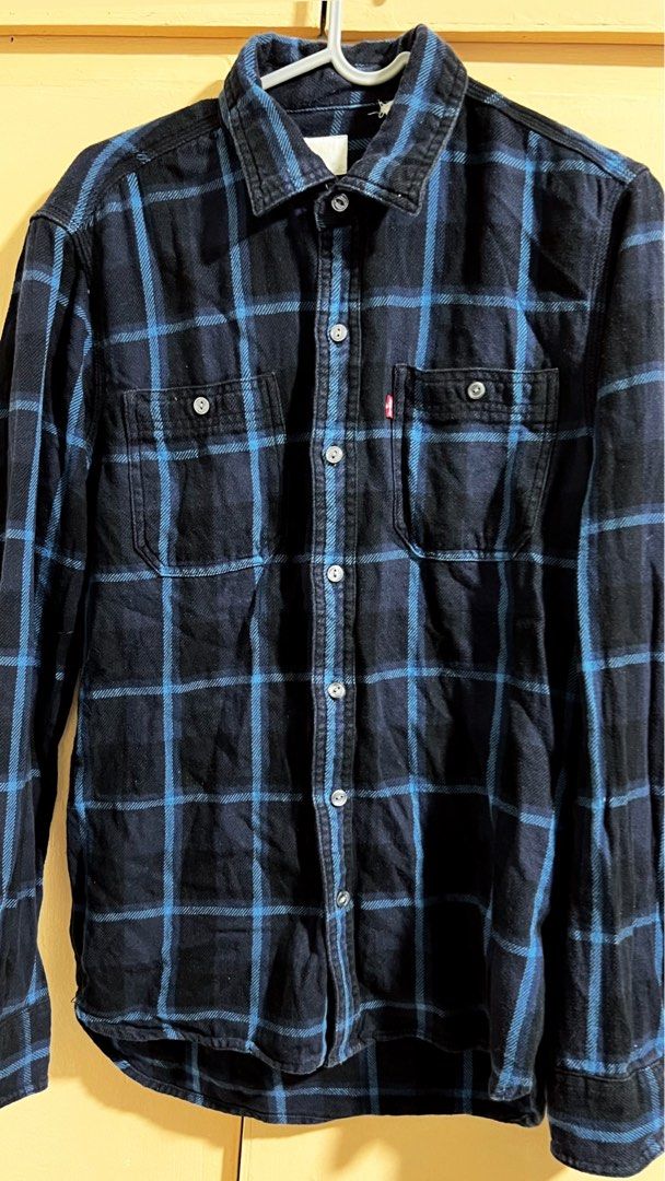 Levi’s Men’s Plaid Shirt (Category: Tshirts & Polo Shirts ) located in Pasay City. Submitted by giancarly (Listing ID 1240603550, Image 2). Description: .