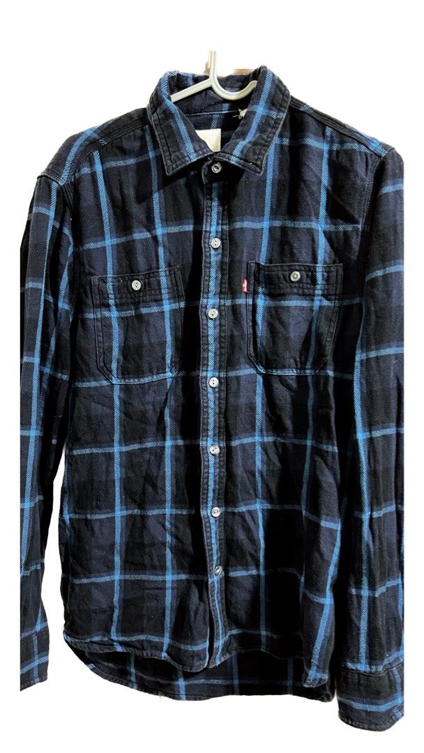 Levi’s Men’s Plaid Shirt (Category: Tshirts & Polo Shirts ) located in Pasay City. Submitted by giancarly (Listing ID 1240603550, Image 1). Description: .