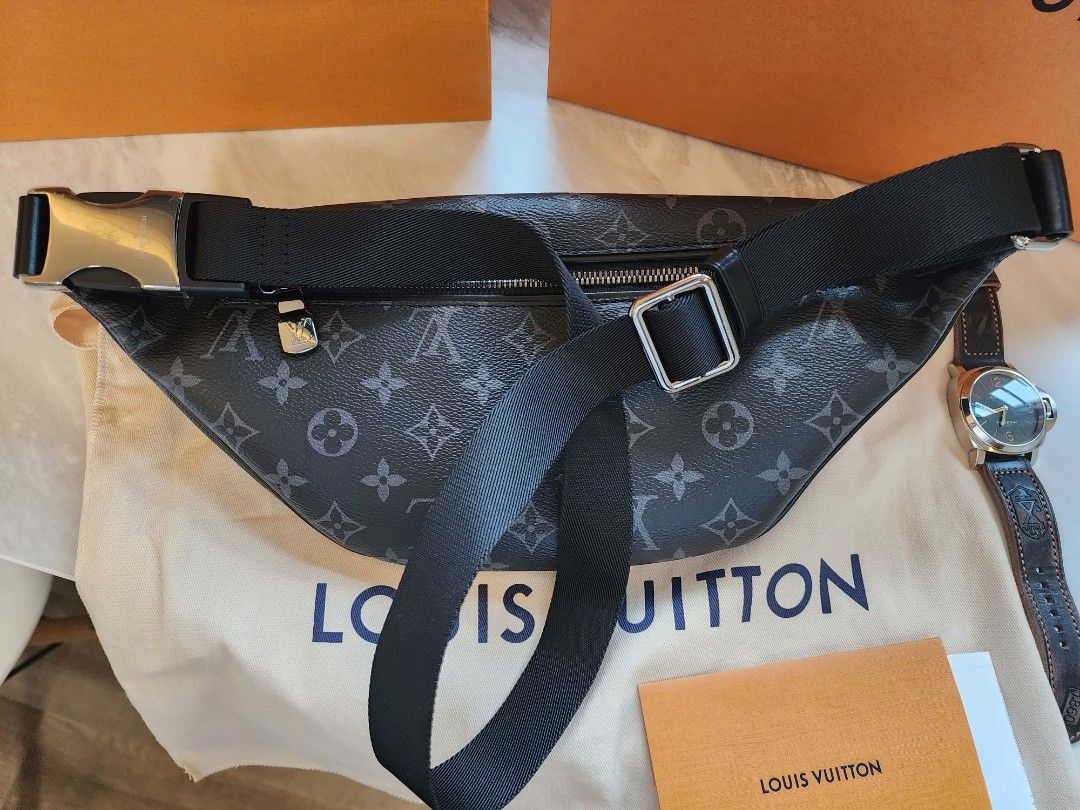 Shop Louis Vuitton Discovery Discovery bumbag pm (M46035) by 環-WA