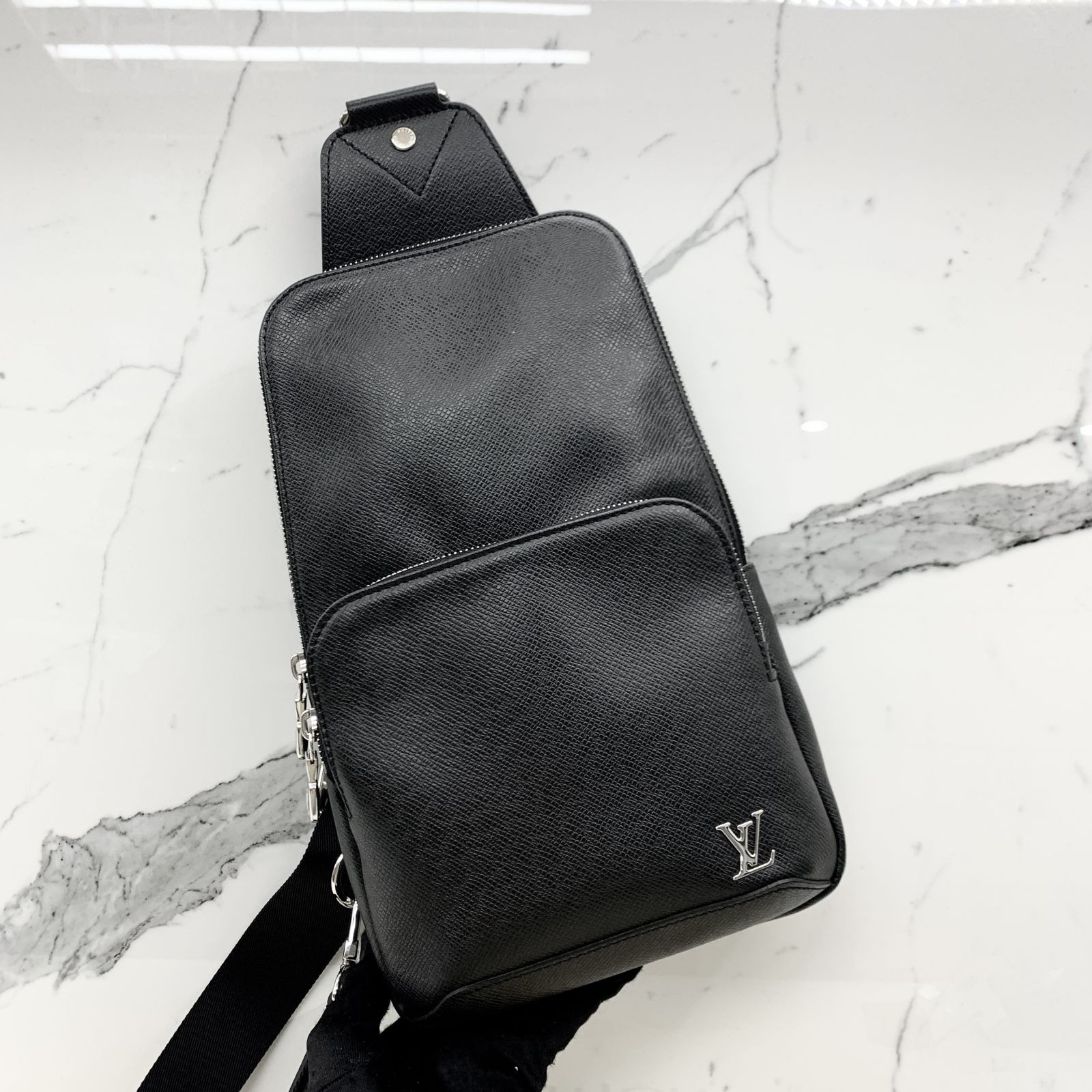 Authentic LOUIS VUITTON Taiga Avenue sling bag M30863 #M30-863-A00-0000