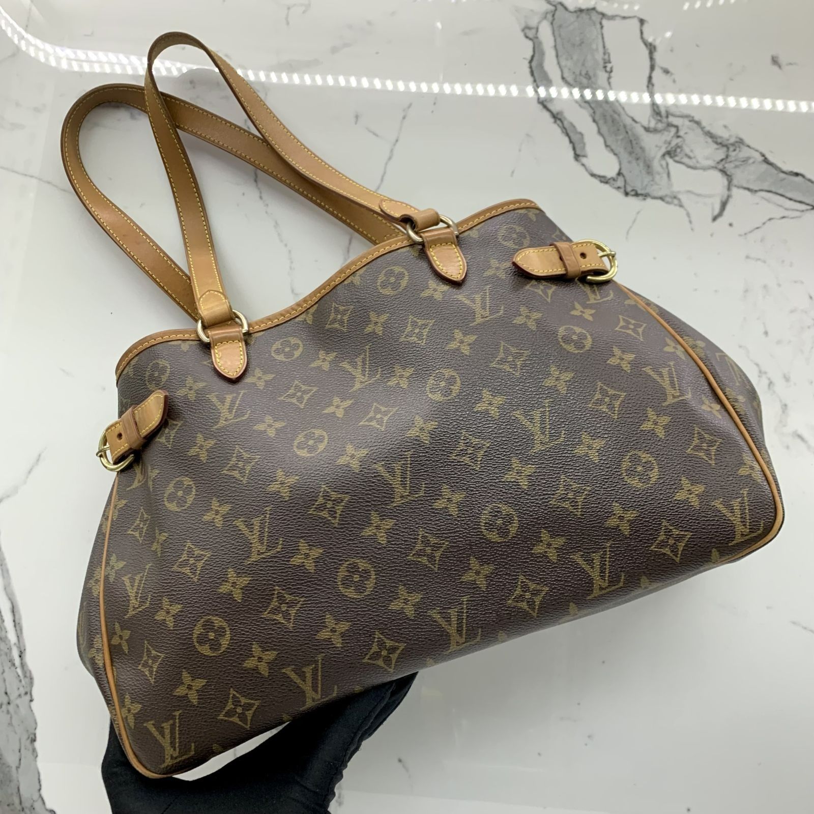 LOUIS VUITTON Batignolles Horizontal Tote Bag Monogram M51154, Luxury, Bags  & Wallets on Carousell