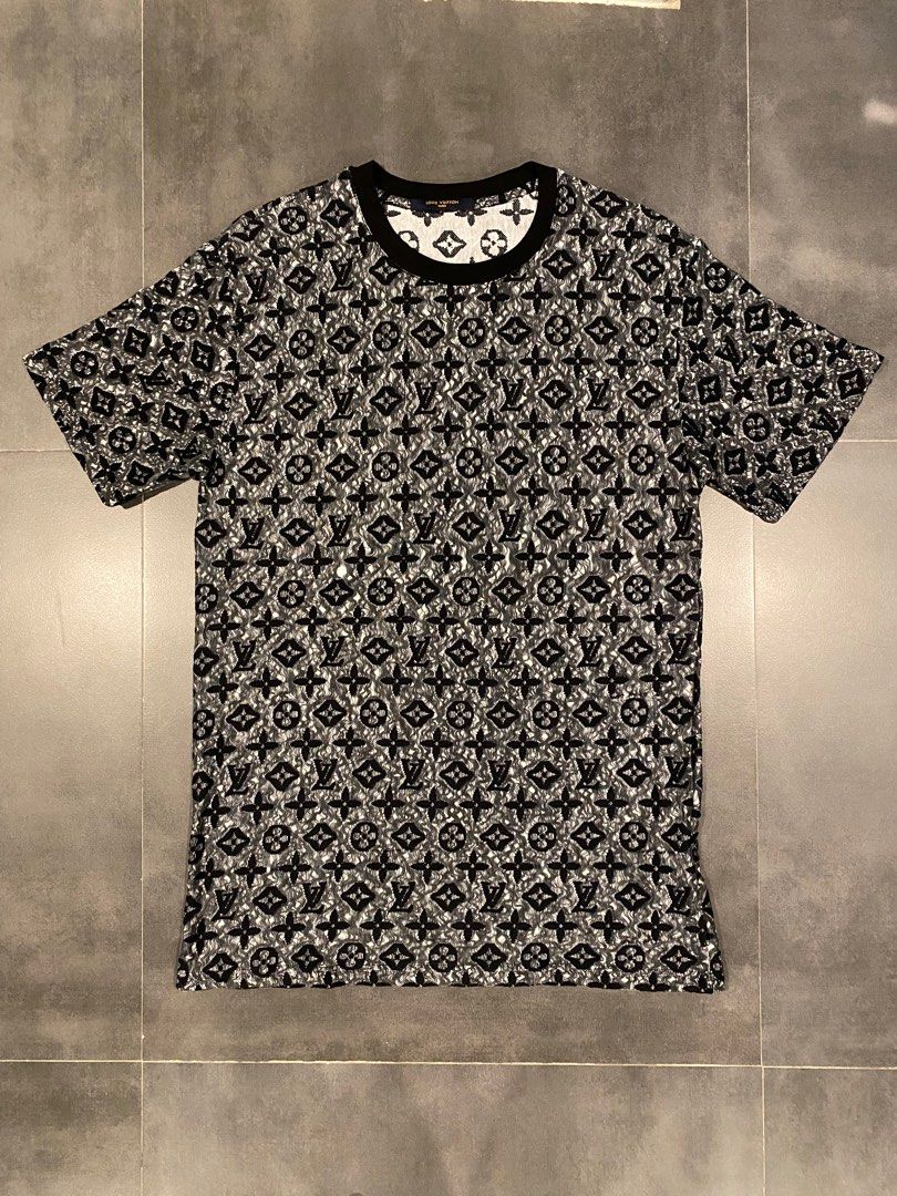 LOUIS VUITTON FLOATING LV T-SHIRT AUTHENTIC, Luxury, Apparel on Carousell