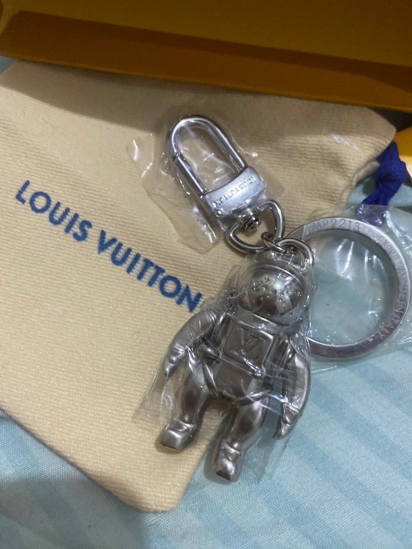 Louis Vuitton Astronauts Keychain - Silver Keychains, Accessories -  LOU749634